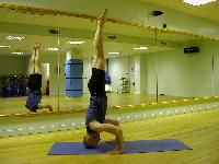 poses/pHeadstand1.jpg